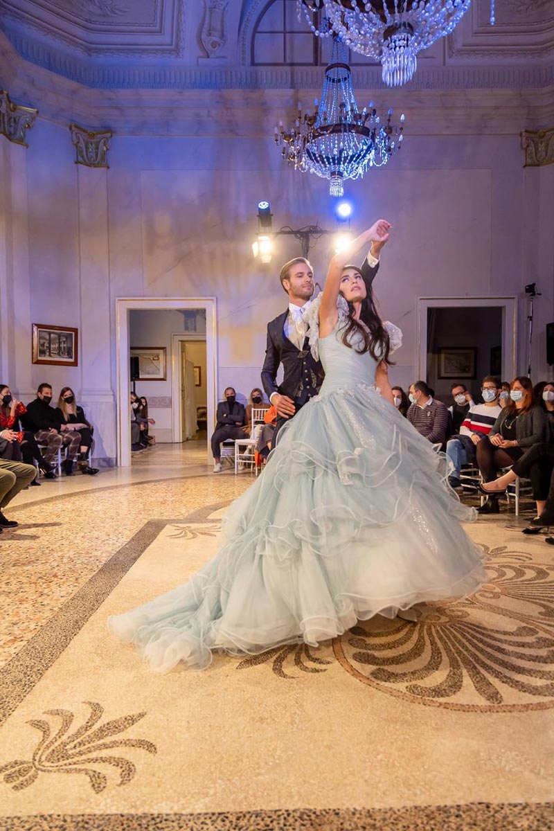 Abito sposa deals cenerentola